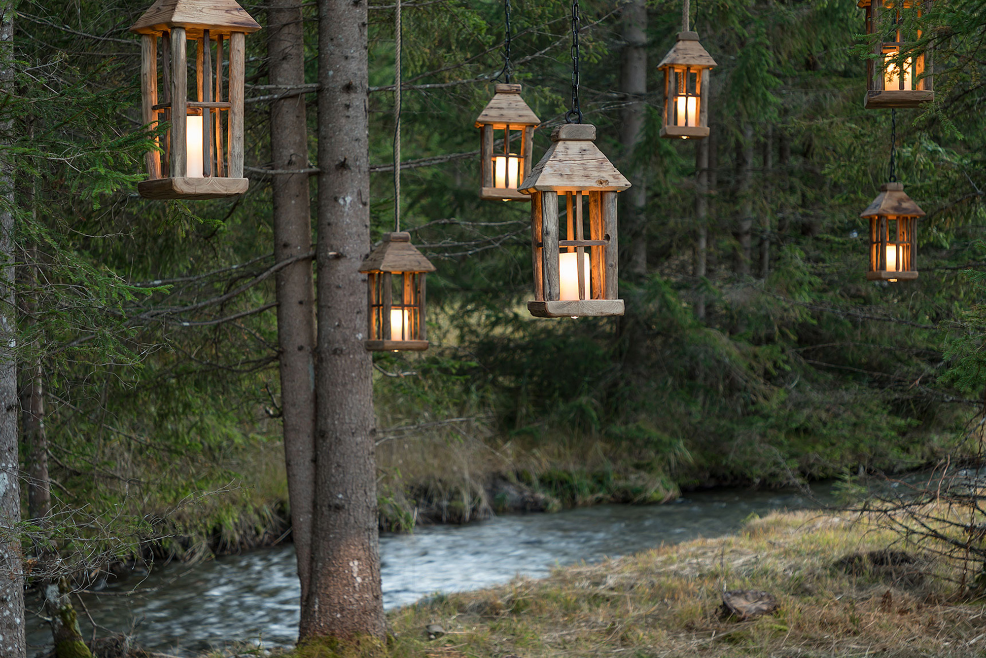 huanzn.Light hanging empty